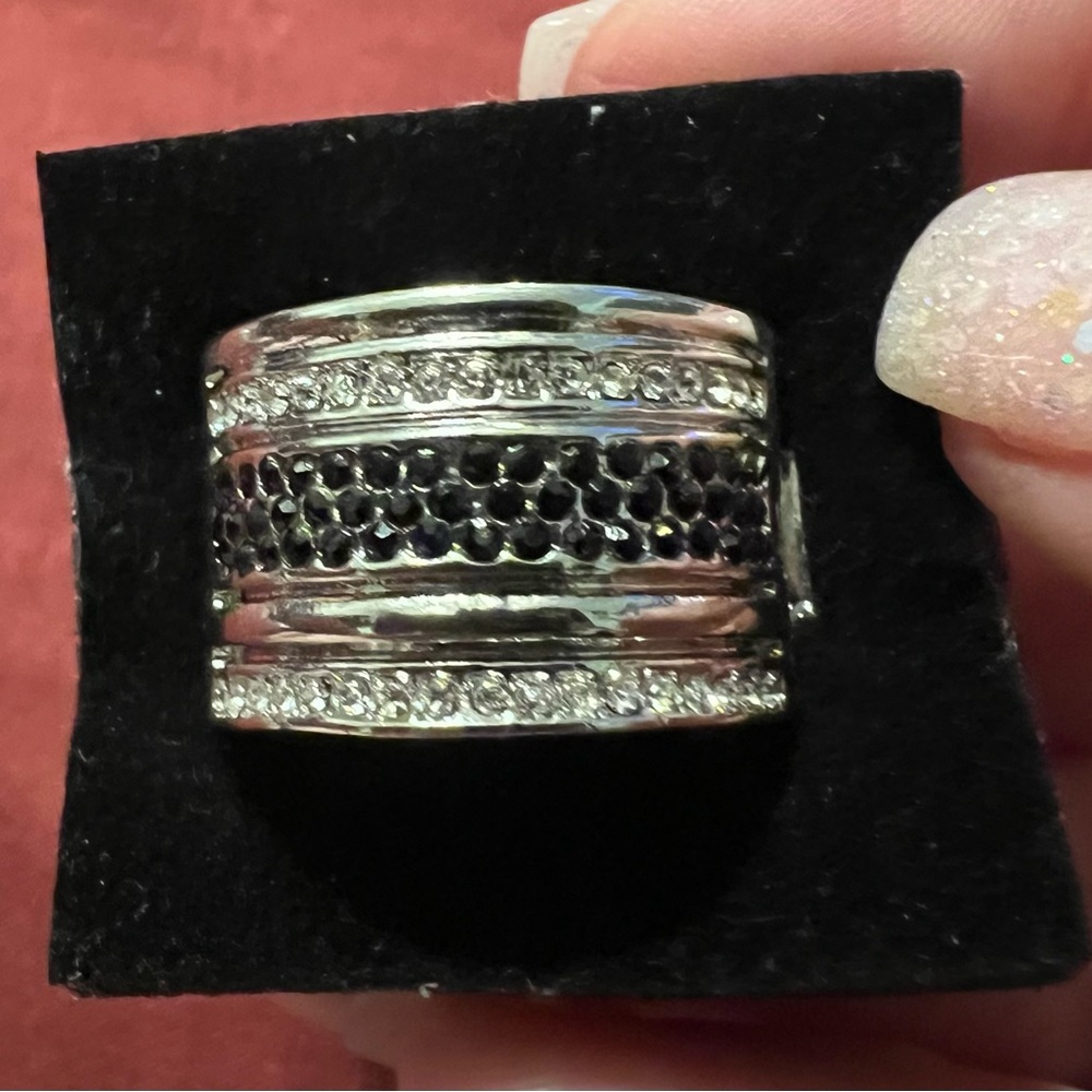 Paparazzi Black Rhinestone Ring 🖤🖤🖤